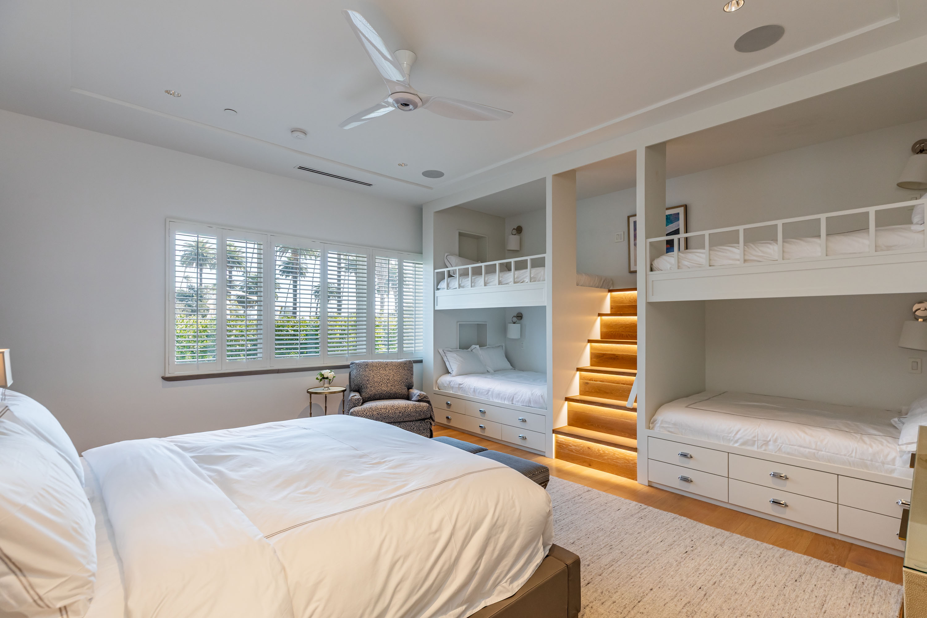 Bunk bedroom