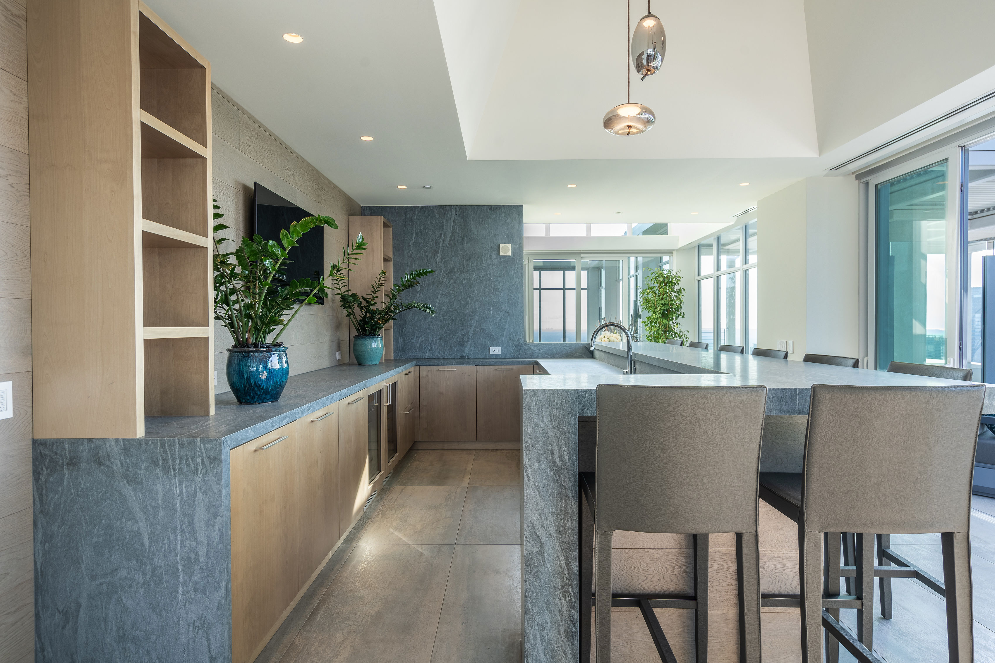 825 S. Hill upper-level lounge with skyline outlook
