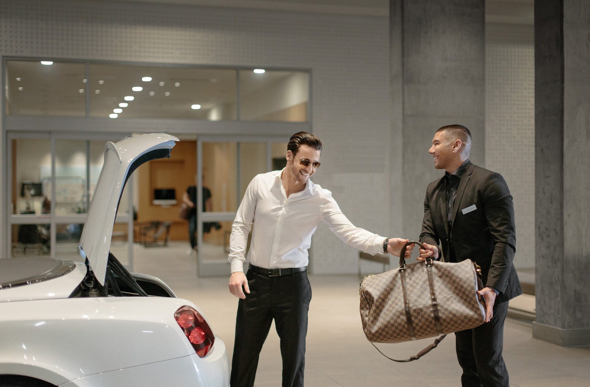 888 S. Olive valet arrival at the lobby